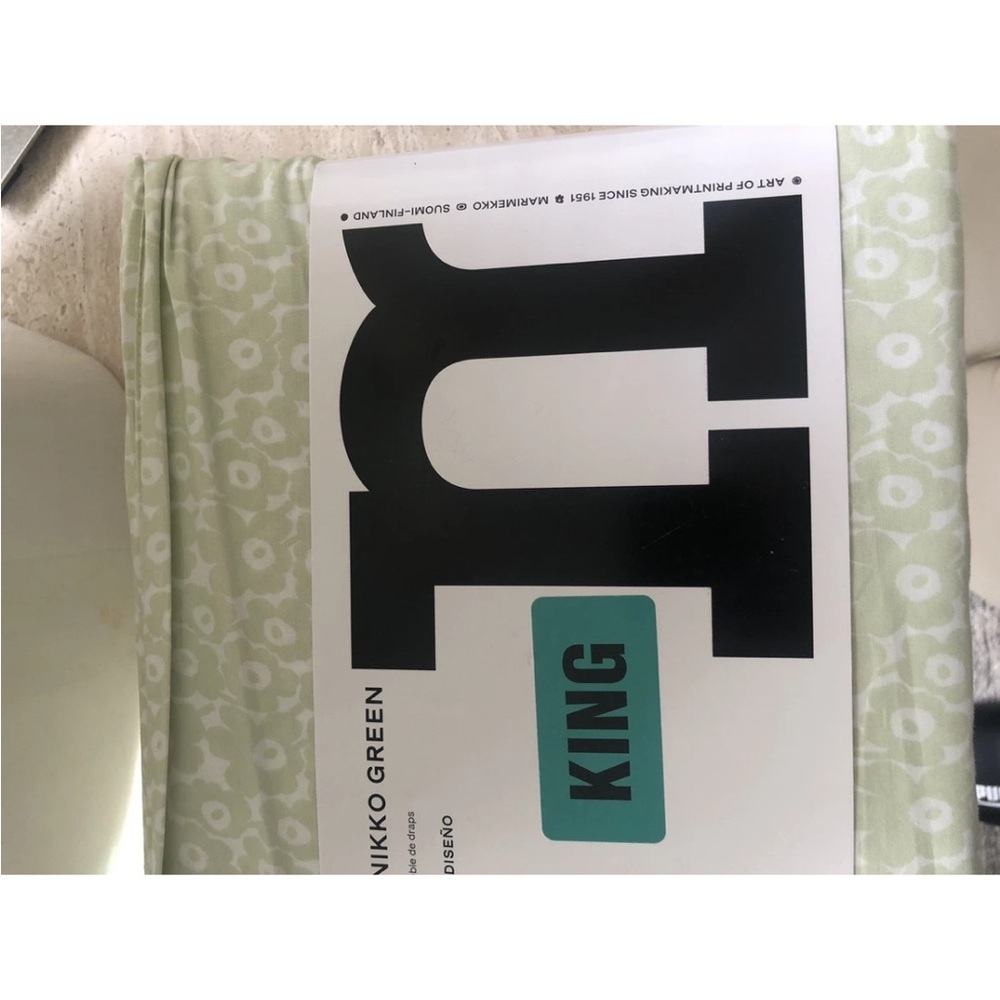 Marimekko Nikko Green King Sheet Set - Pale Green Floral new